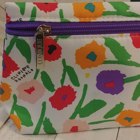 NEW Clinique Floral Cosmetic Bag - Picture 3 of 6